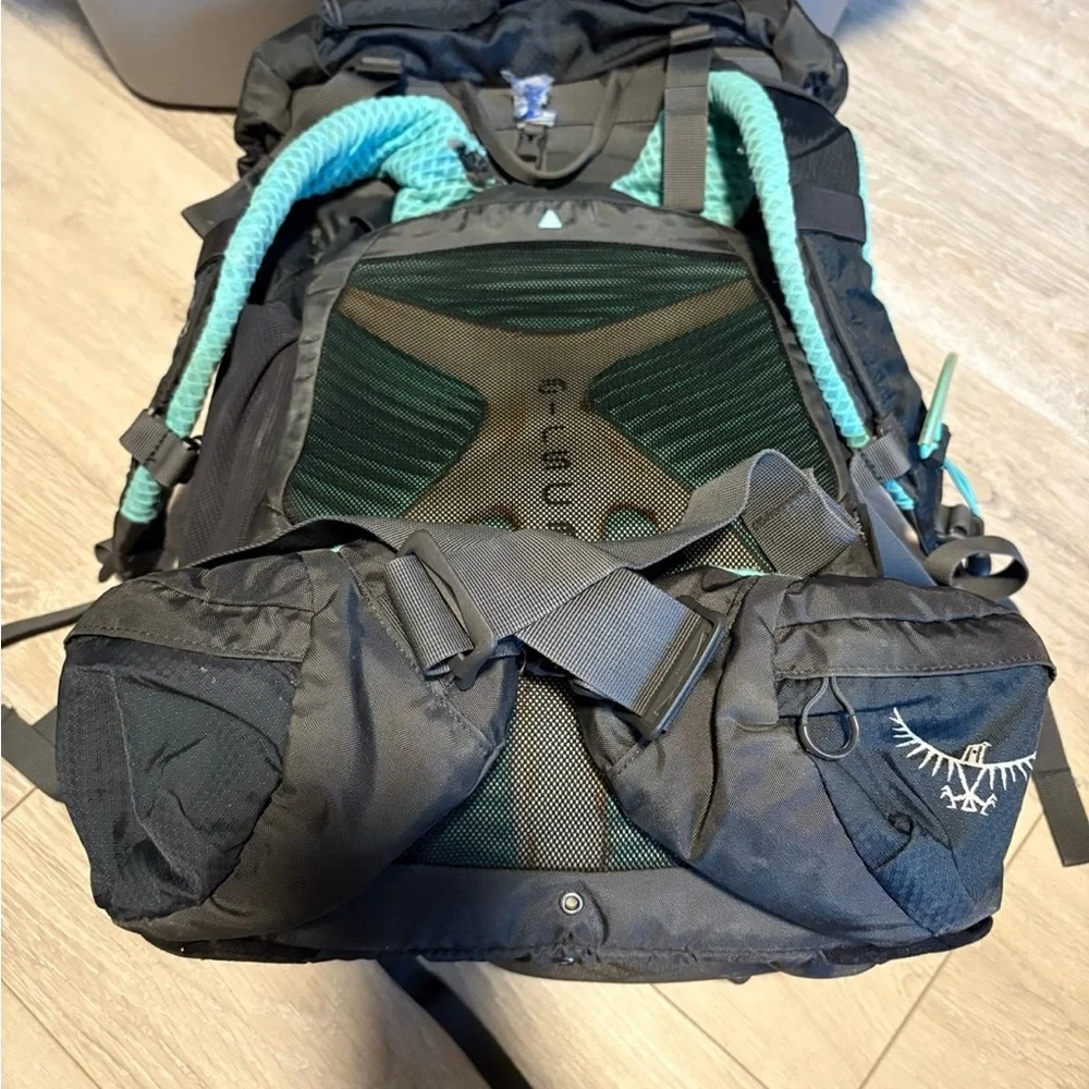 OSPREY Kyte 36 Black with Teal Accent Backpack